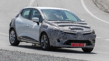 2017 Renault Clio facelift spy photo