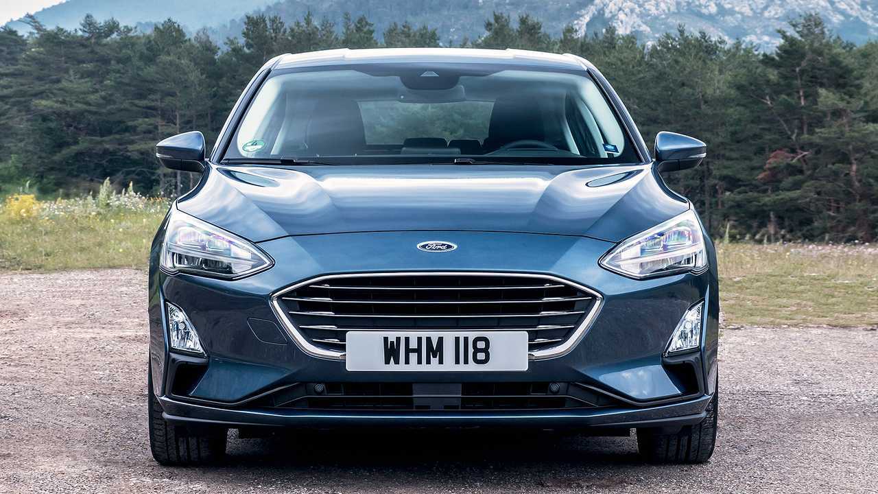 Ford Focus ST vs Ford Focus Titanium