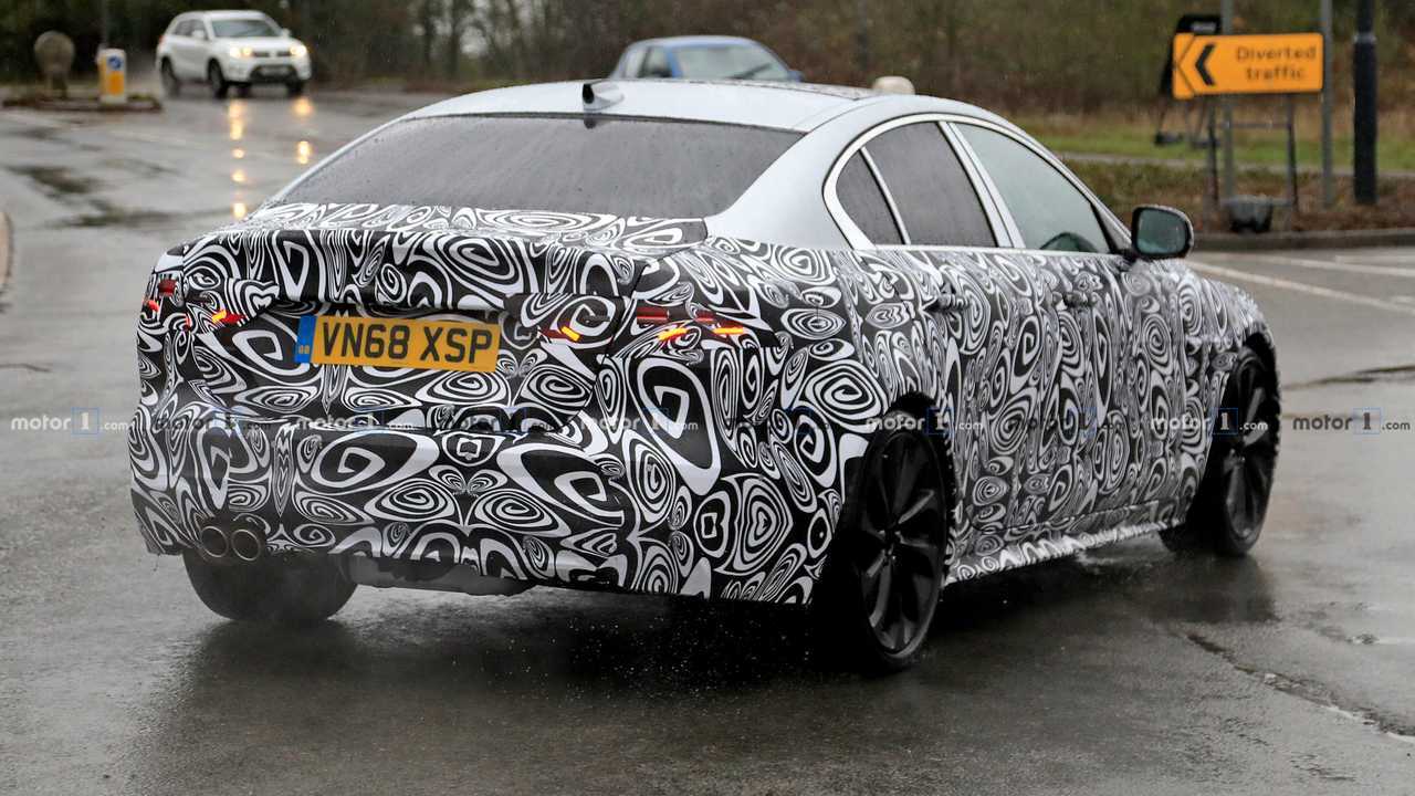 Jaguar XE 2020 photo espion