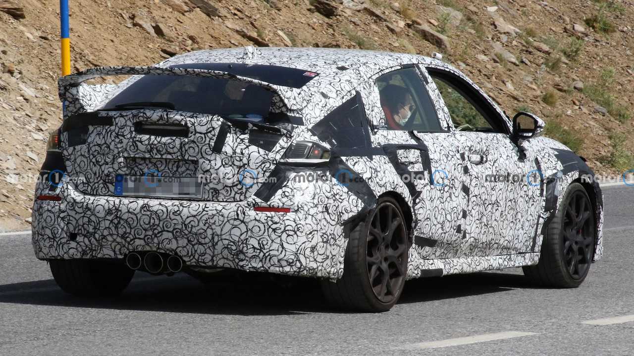 Der Honda Civic Type R 2022 bei Erprobungsfahrten in Südeuropa