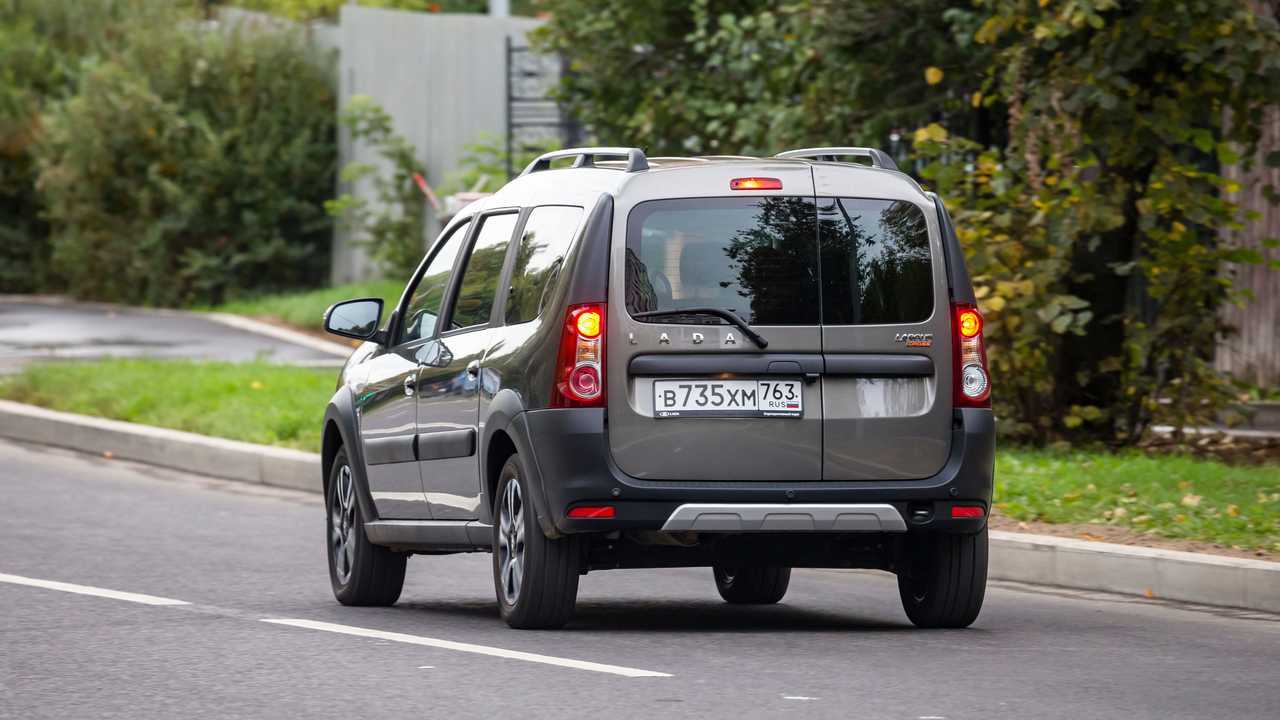 Lada Largus Cross в движении