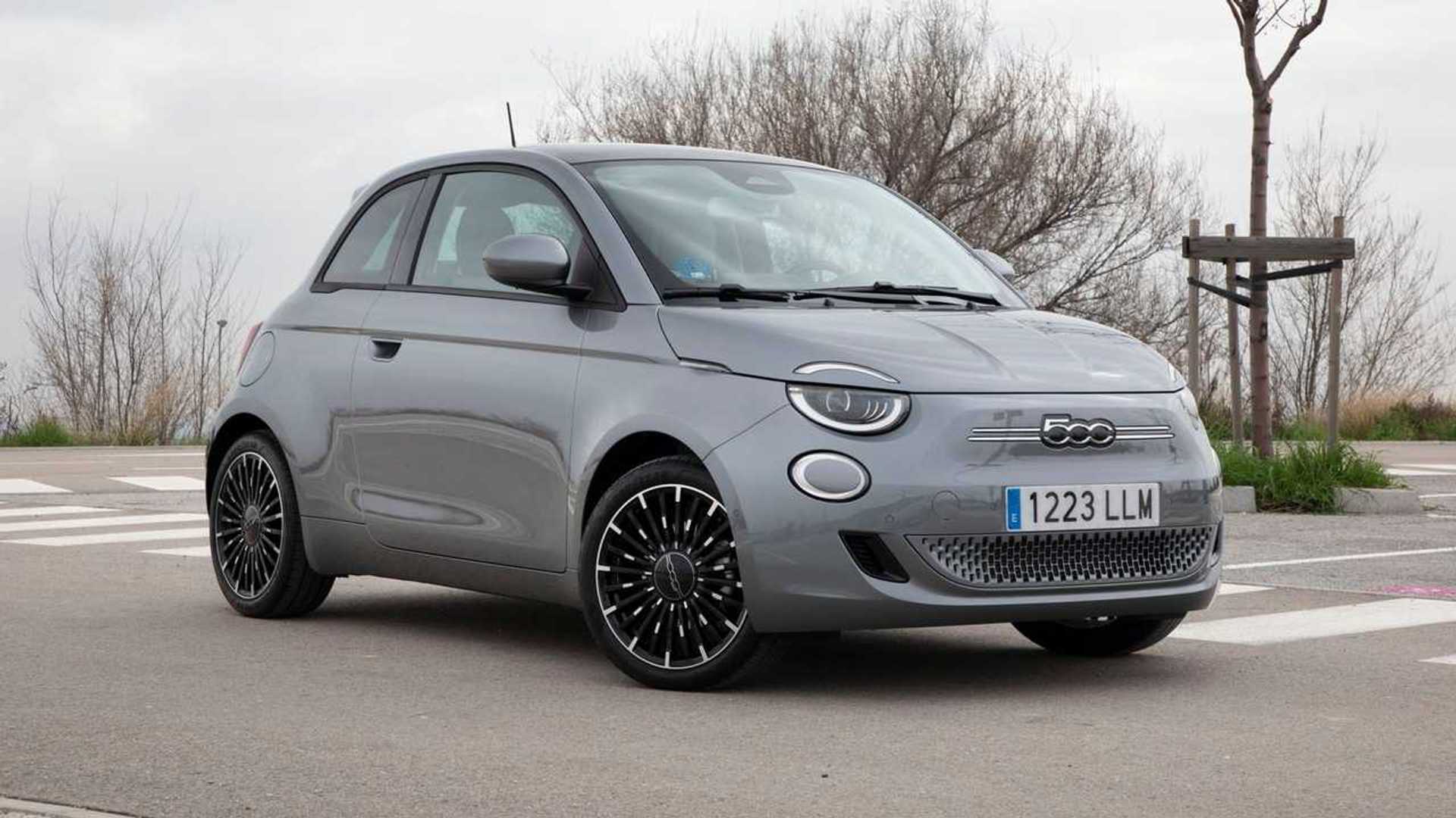 El Abarth 500 Electric 2023 debutará el 22 de noviembre