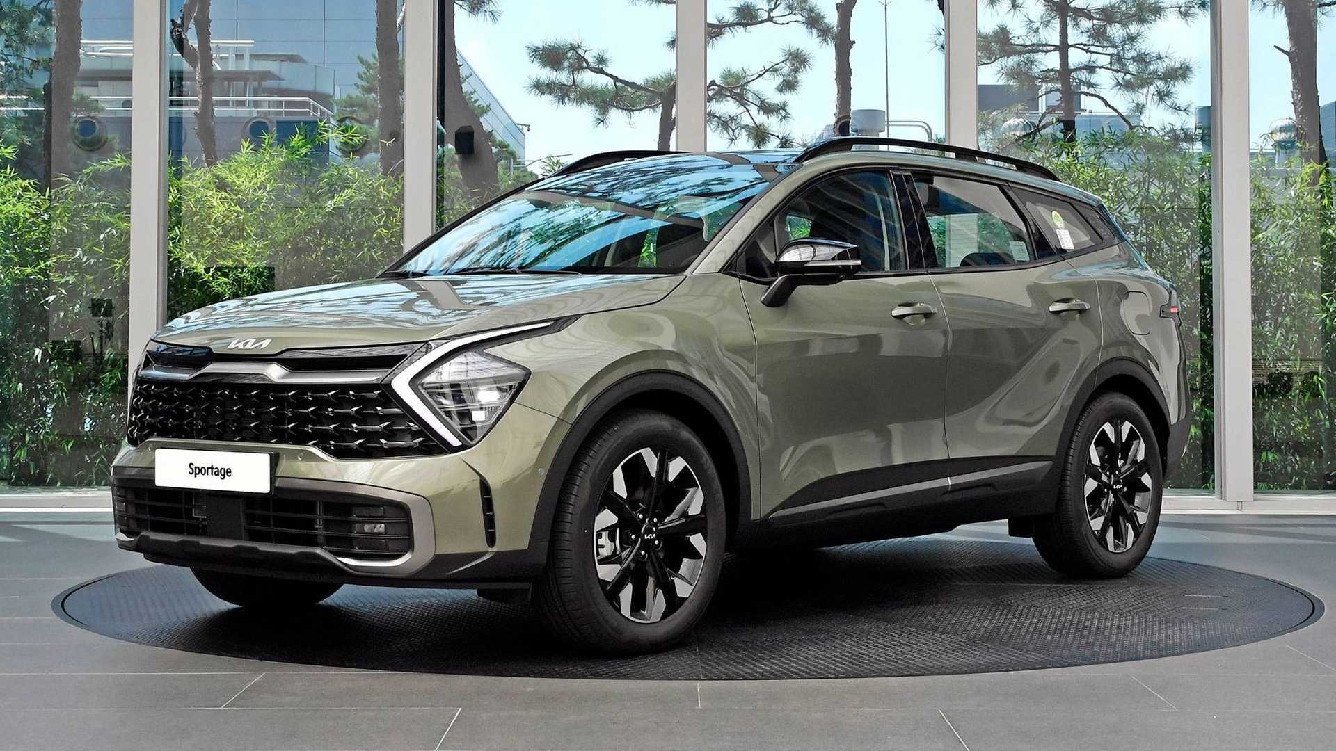 Novo Kia Sportage fotos mostram versão básica com rádio anos 90