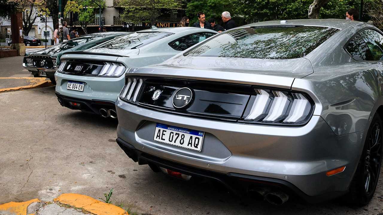 Supermarket Run 2021: el desfile de los muscle-cars