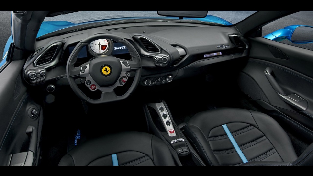 Ferrari revela 488 Spider, que estreia em Frankfurt com V8 biturbo de 670 cv