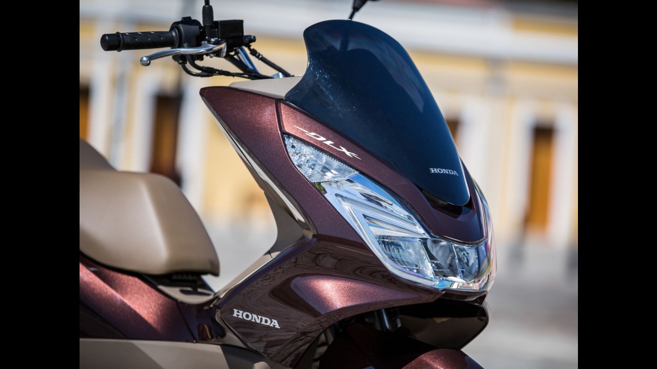 Honda PCX chega à linha 2017 com novas cores e preço inicial de R$ 10,3 mil