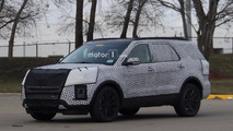 2019 Ford Explorer spy photo