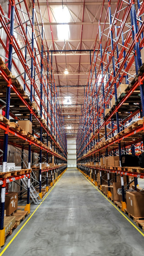 Centro de distribuição de peças - Porsche Brasil