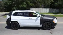 2018 Jeep Cherokee spy photo