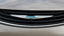 2017 Chrysler Pacifica Hybrid: Review