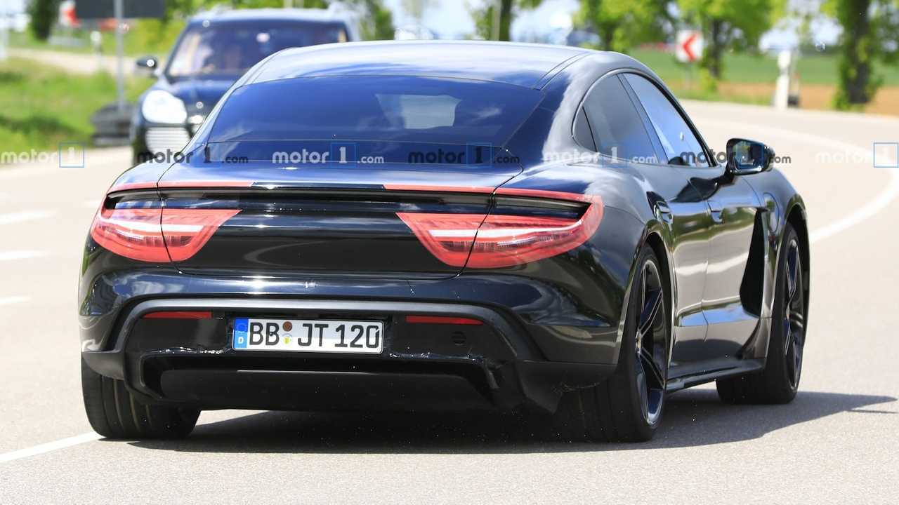 Porsche Taycan kémfotók