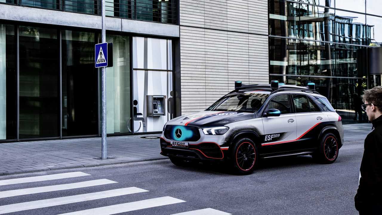 Mercedes-Benz Experimental Safety Vehicle