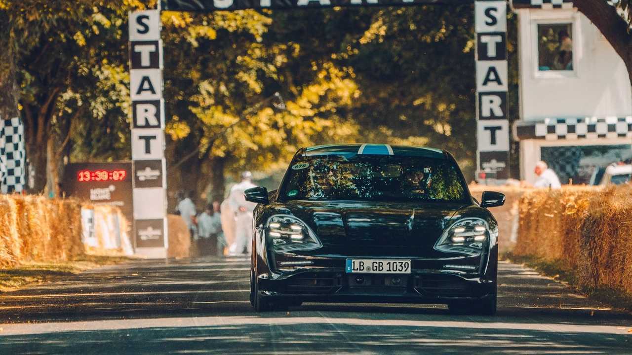 Порше Тайкан В 2019 году Гудвуд