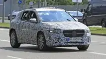 Mercedes GLA (2020): Neue Erlkönigbilder