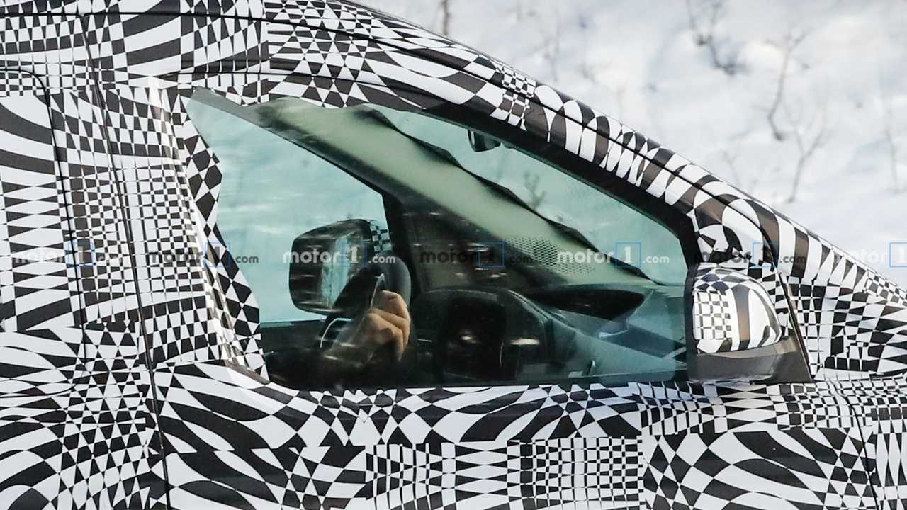 VW Caddy Spy Photos