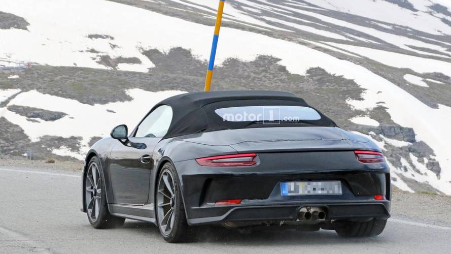 Porsche 911 Speedster spy photo