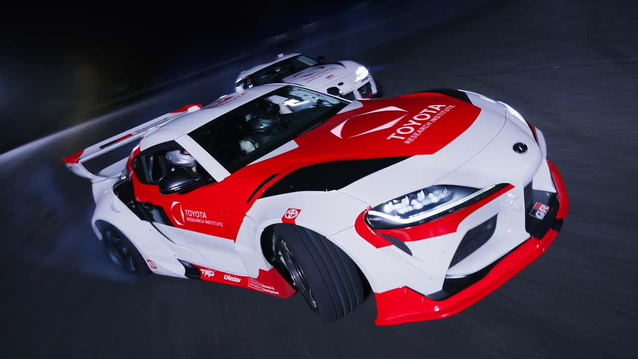 Estos Toyota Supra están programados para derrapar de forma autónoma