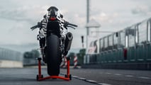 593019_MY25_KTM 990 RC R_PROTOTYPE_STATIC_PITLANE_STATIC_STATIC