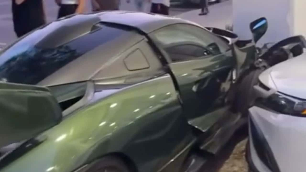 McLaren Senna Crashed into wall next to Toyota Camry