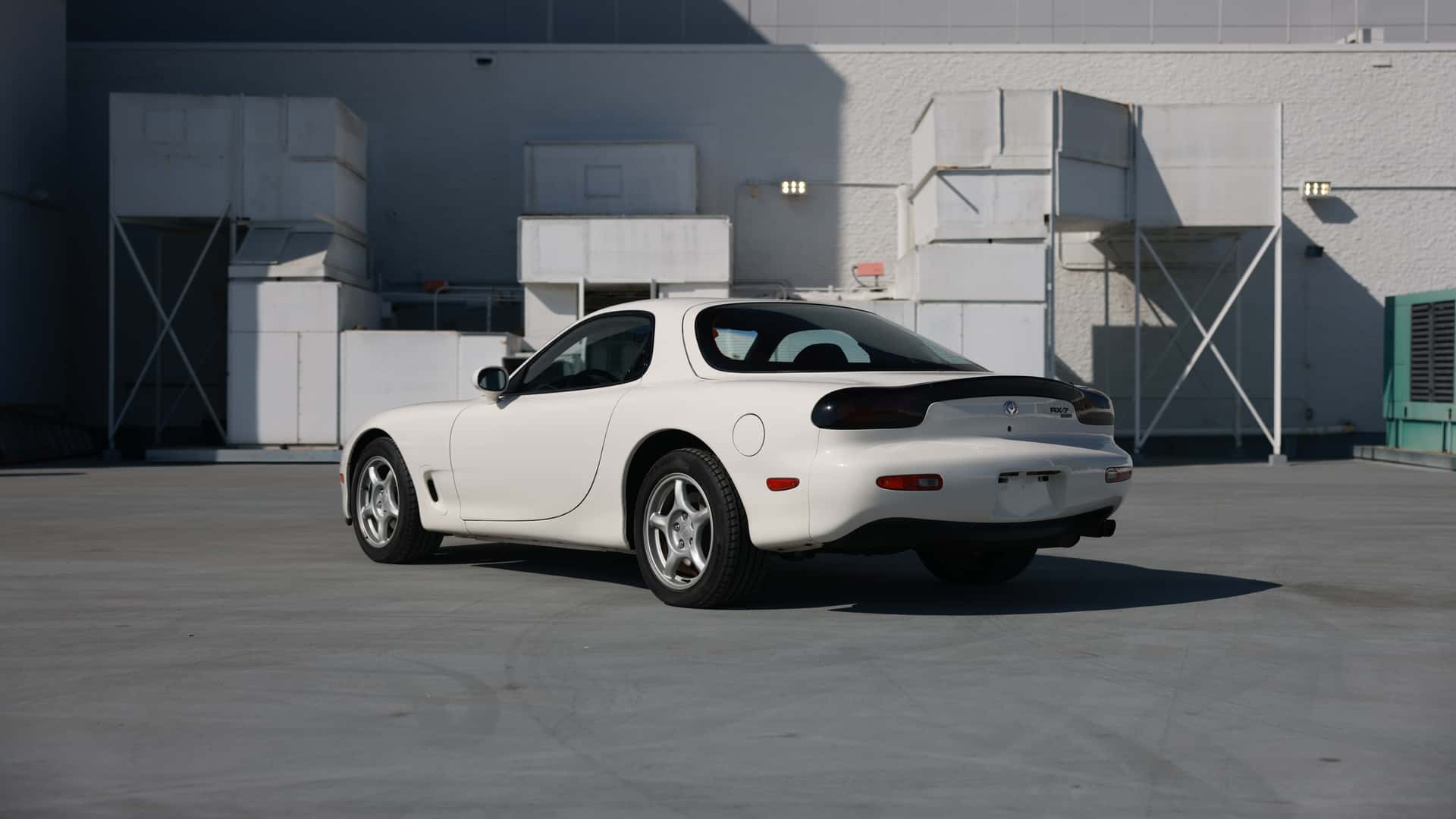mazda-rx-7-fd-and-ferrari-275-gtb-4-japan-month.jpg