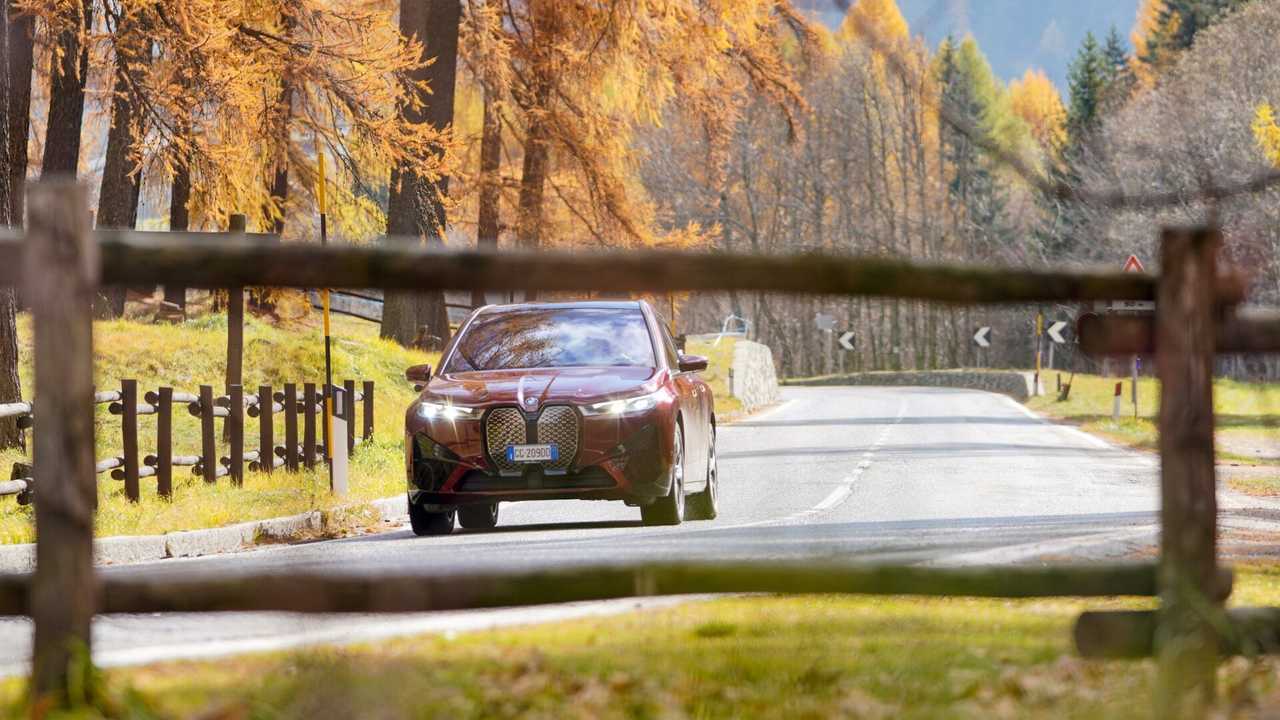 Foto - BMW iX la prova