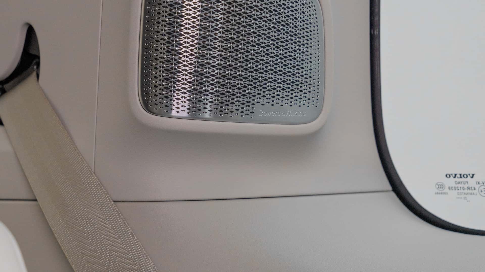 320151_volvo_em90.jpg