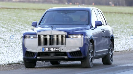 Makyajlı Rolls-Royce Cullinan Casus Fotoğraflar