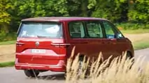 VW T7 Multivan Life 2.0 TDI (2023) im Test