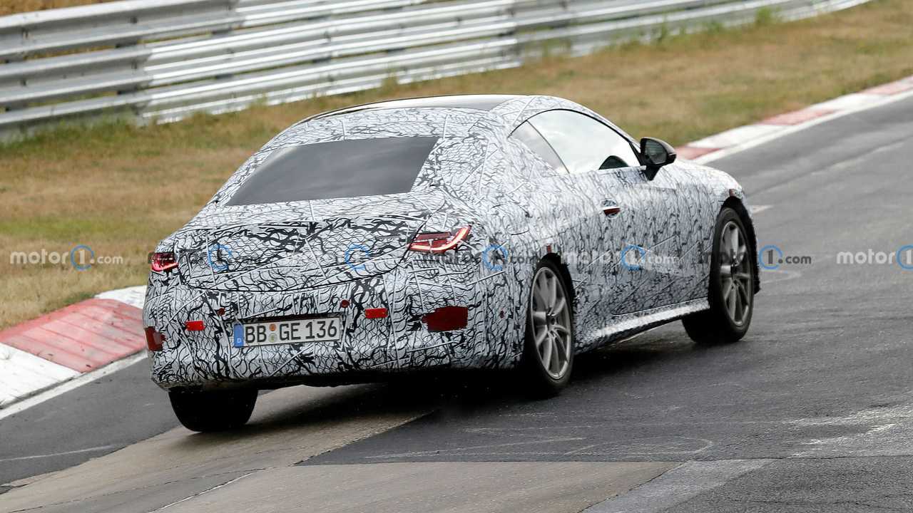 Mercedes CLE Coupé, le prime foto spia