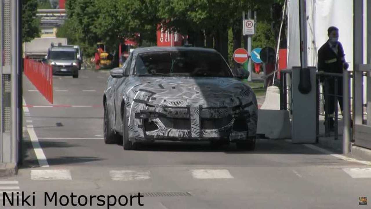 Ferrari Purosangue casus.