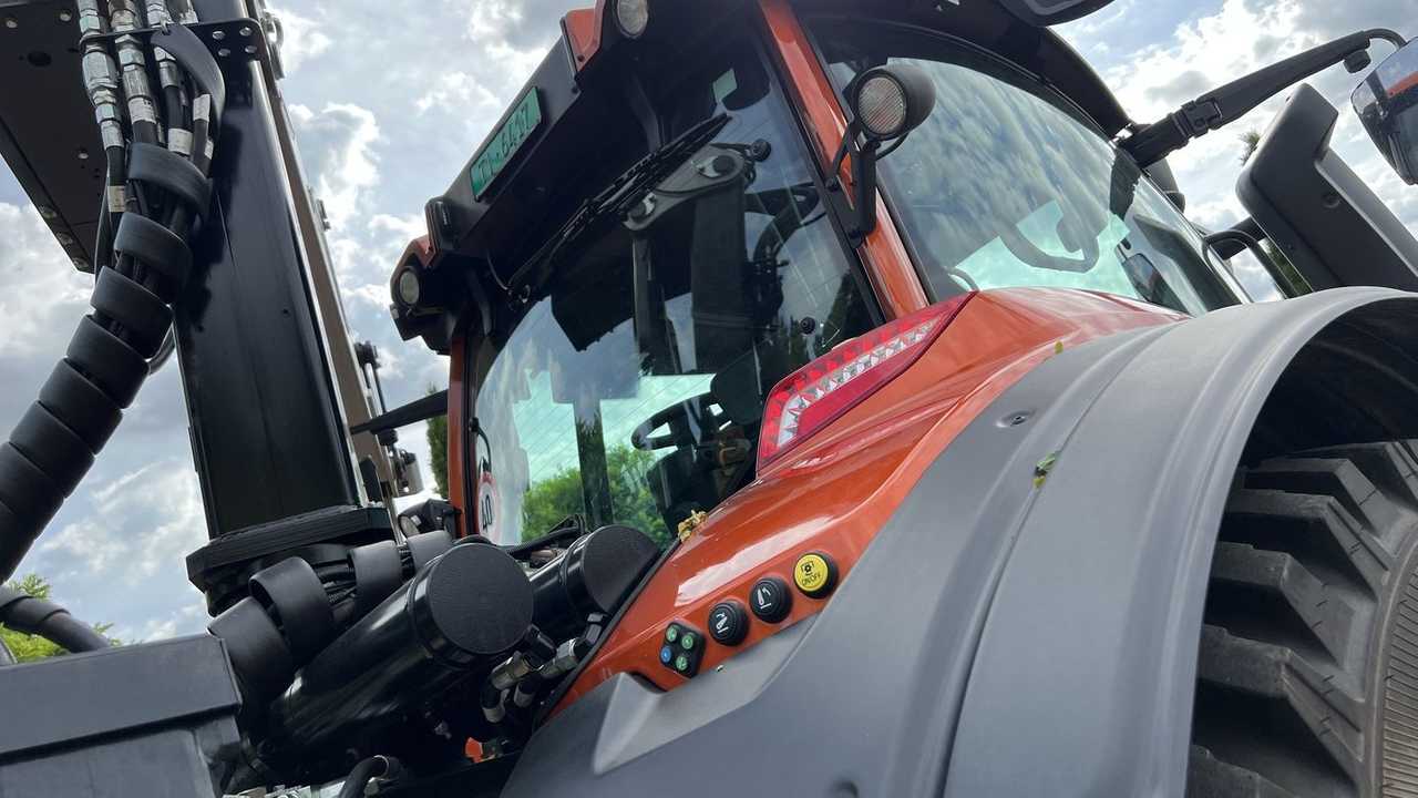 Valtra T235 V e Kesla 316 T Studio Unlimited