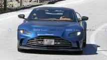 Photos d'espionnage manuelles de l'Aston Martin Vantage V12