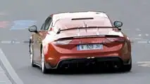Le foto spia di una nuova versione dell'Alpine A110