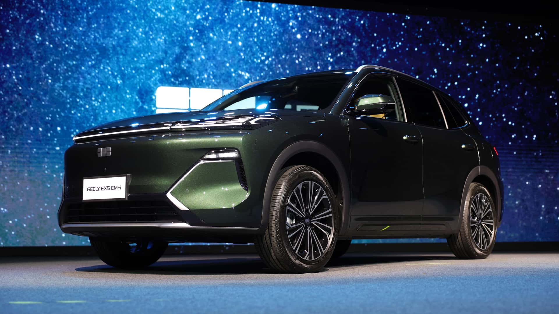 Geely EX5 EM-i híbrido será o 1º modelo da marca produzido no Brasil