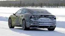 Der Prototyp der elektrischen Lotus-Limousine wird bei kaltem Wetter getestet