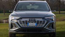 FOTO - Audi Q8 e-tron prova su strada