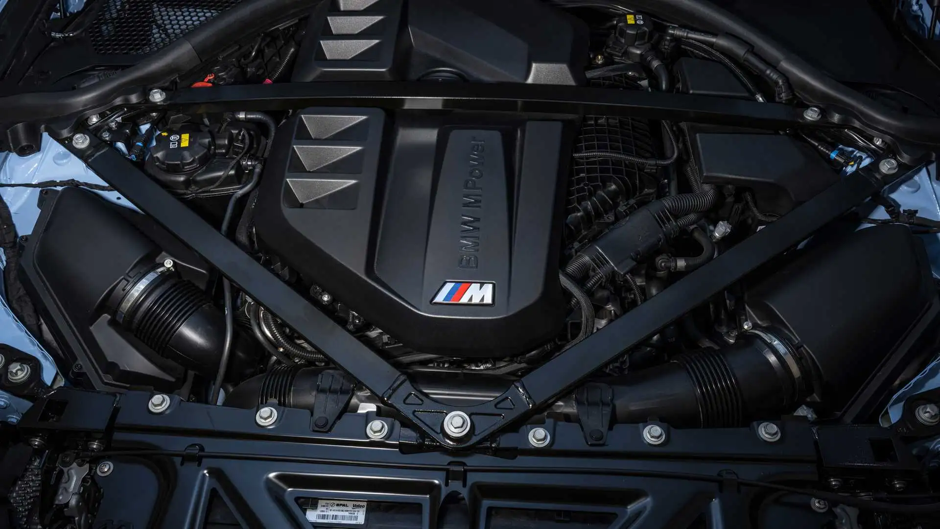 https://cdn.motor1.com/images/mgl/mMkpYe/s1/2023-bmw-m2-first-drive-review.webp