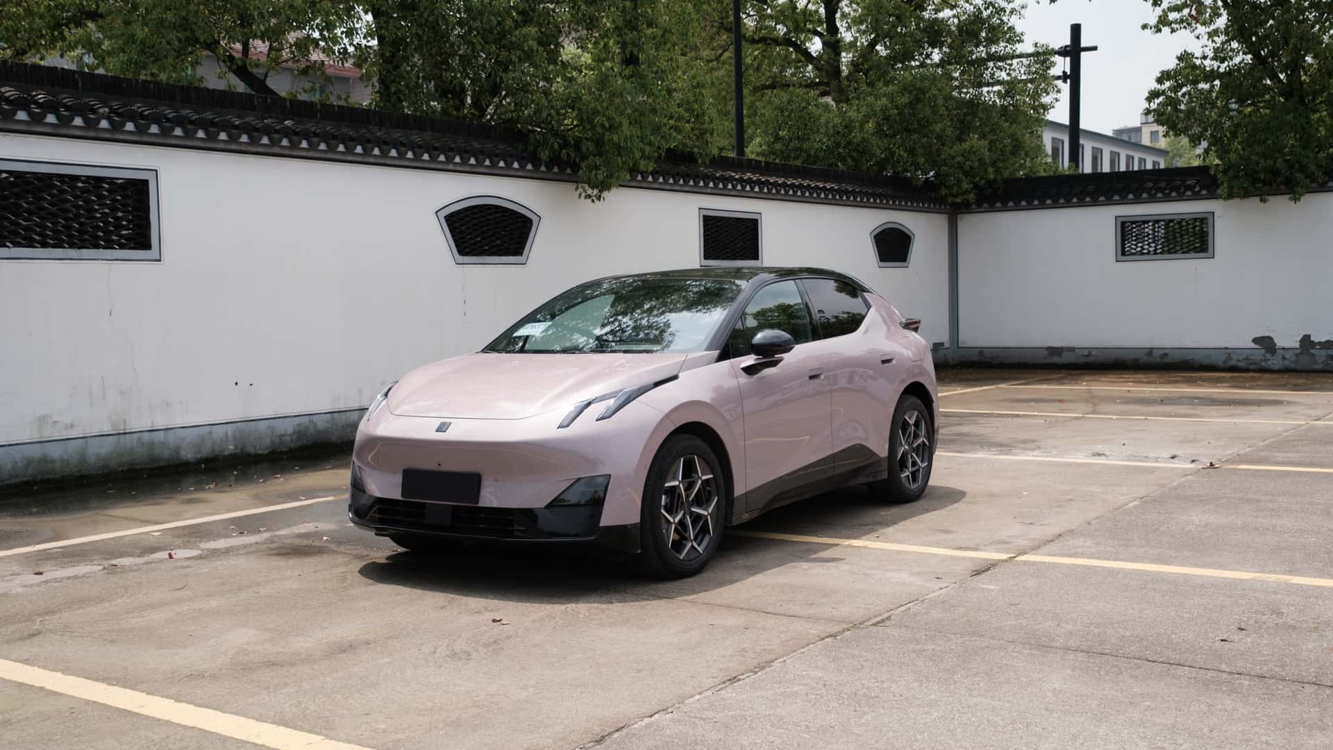 photos-of-the-lynk-co-z20-gt-