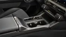 Toyota Rav4 2025, gli interni