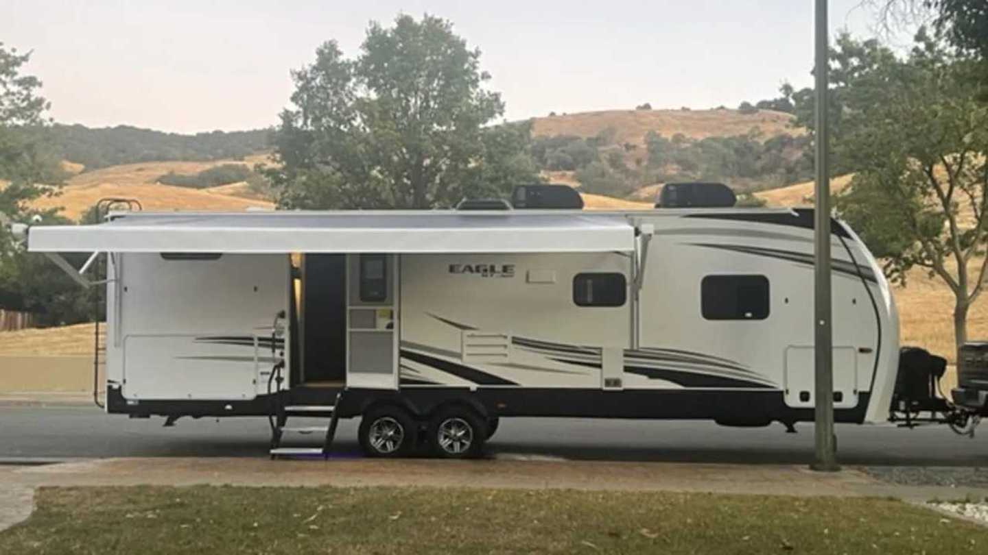 Top RVs For Camping In Cold Weather