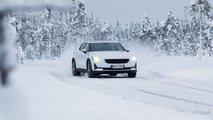 Foto - Polestar 2, la prova in Lapponia sulla neve