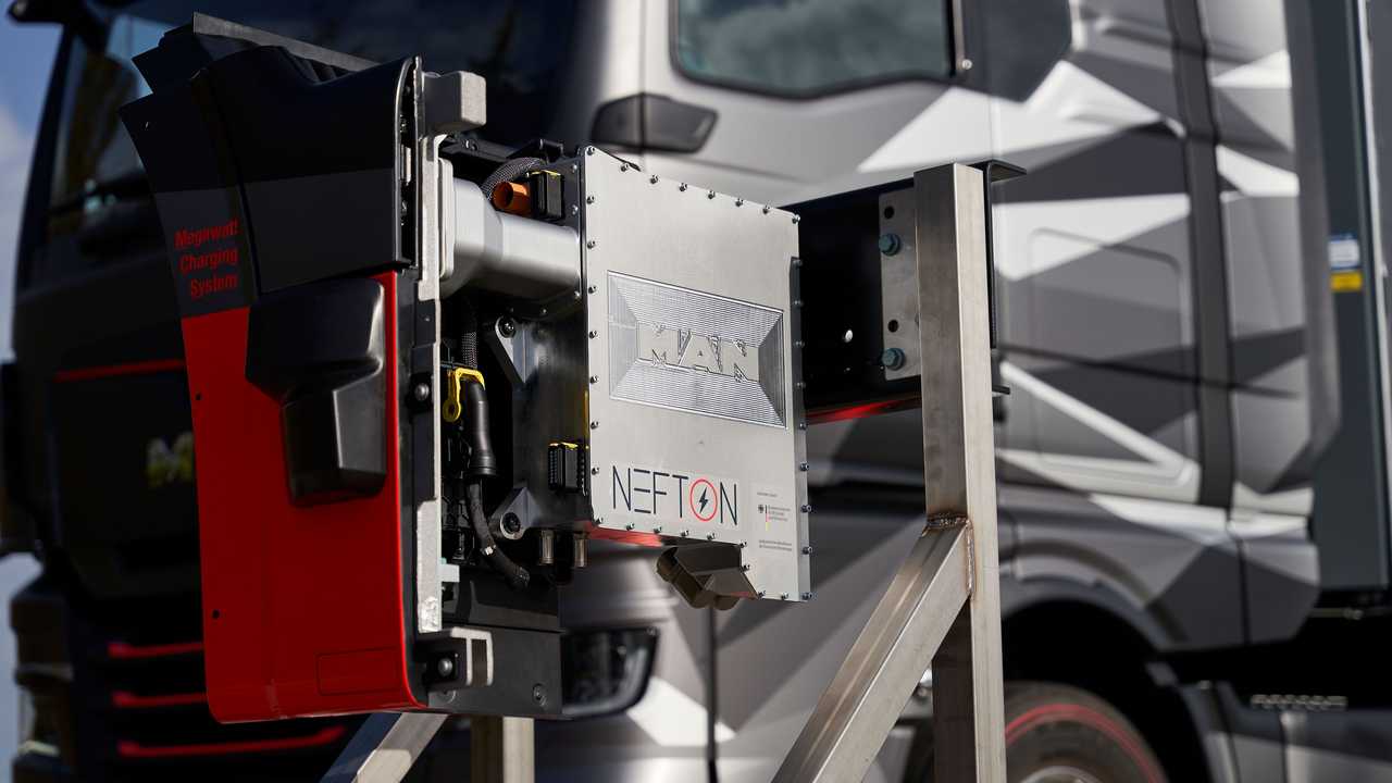 MAN, il sistema di ricarica da 3 MW e il riutiizzo delle batterie