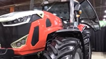 Ursa Ag: trattori meccanici senza elettronica a metà prezzo