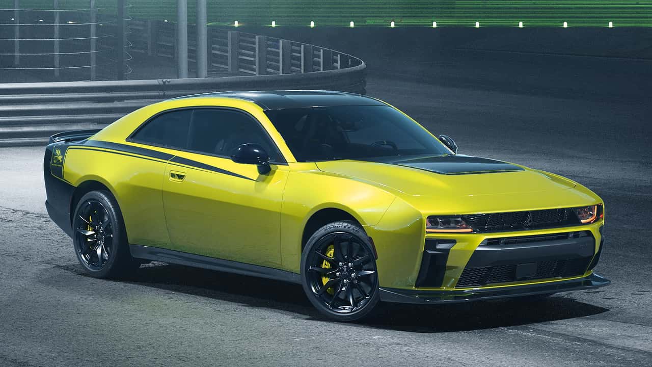 2027 Dodge Charger Super Bee Launch Edition Front 3/4