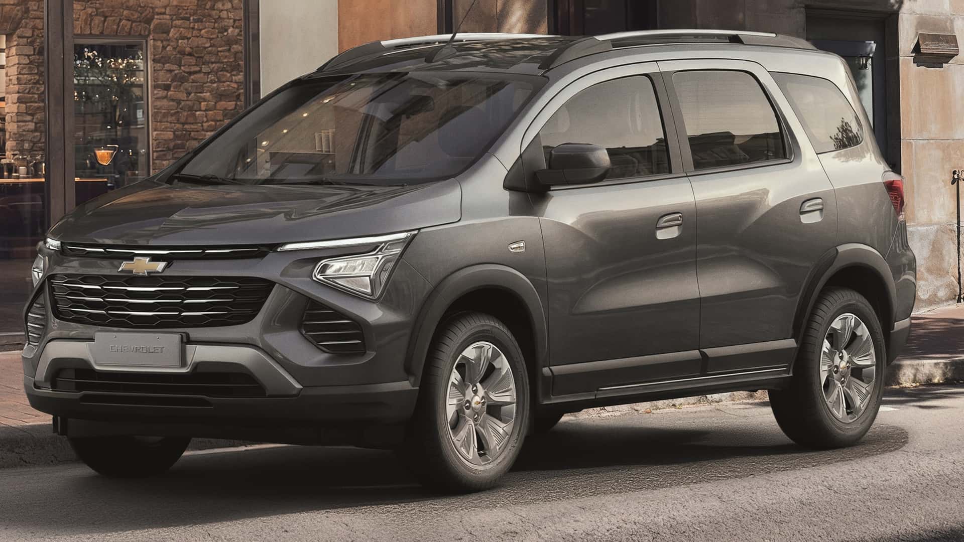 Chevrolet oficializa Spin LTZ com opção de cinco lugares