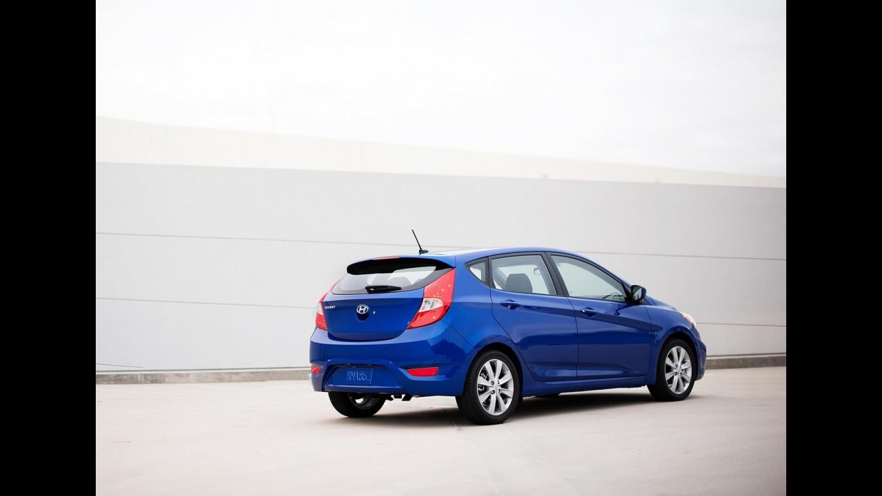 Hyundai divulga imagens e detalhes Accent 2012 para os EUA - Preços começam em US$ 12.445