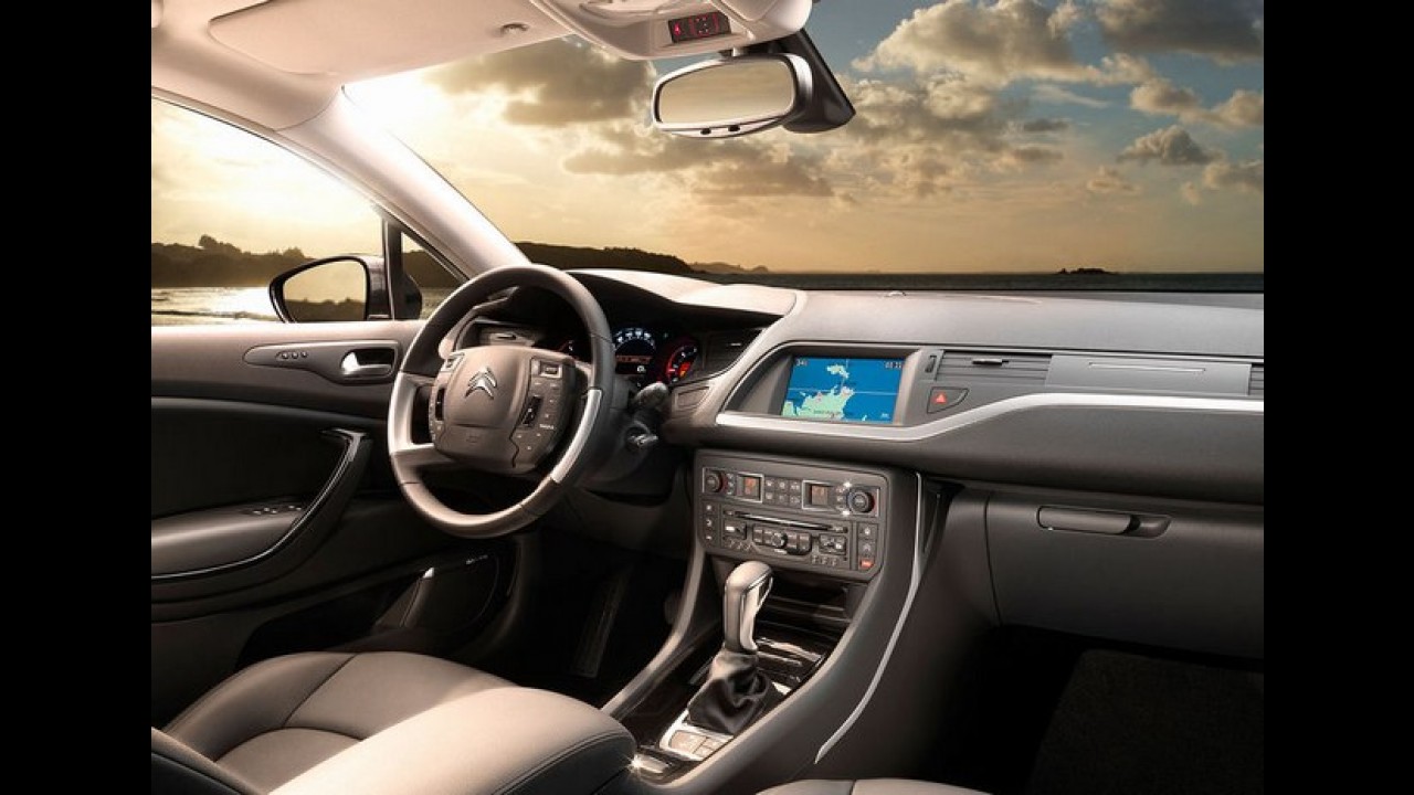 Citroën C5 2012 ganha leve reestilização