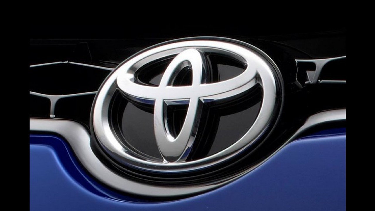 Mais teasers do novo Corolla 2014 são revelados