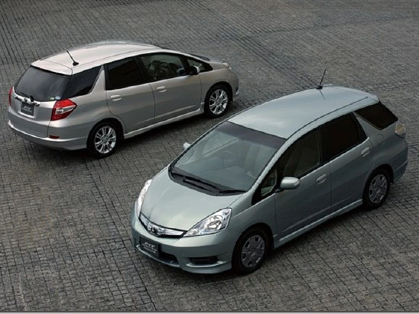 HONDA FIT SHUTTLE プレミア厶 ブラキッシュ・パール (CS) honda-fit-shuttle-e-lancada-no
