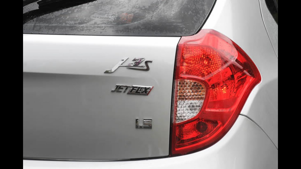 JAC J3 S e J3 Turin S 1.5 flex chegam por R$ 39.990 (hatch) e R$ 41.690 (sedã)